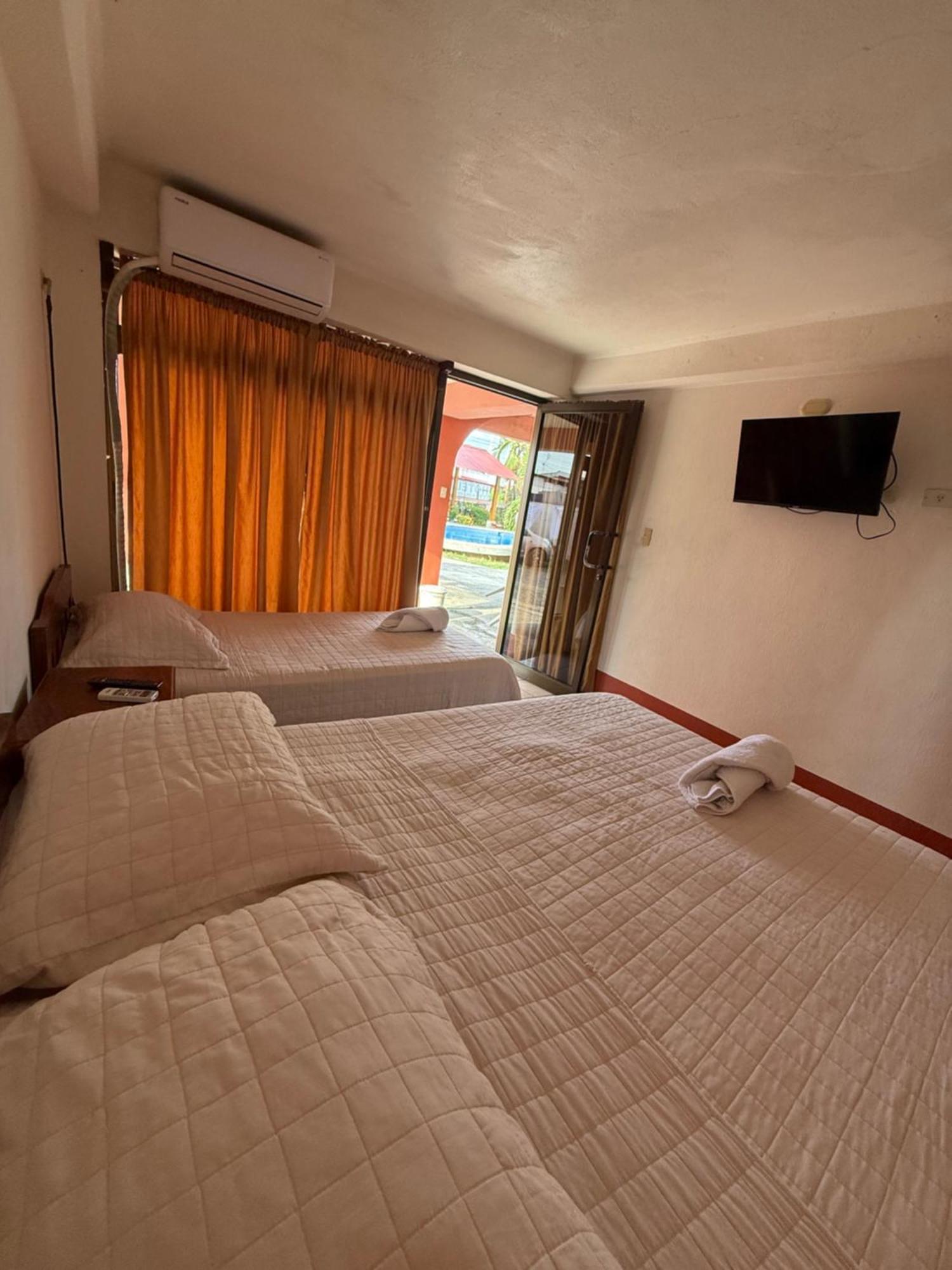 Hotel La Roca Del Mar Пунтаренас Екстериор снимка