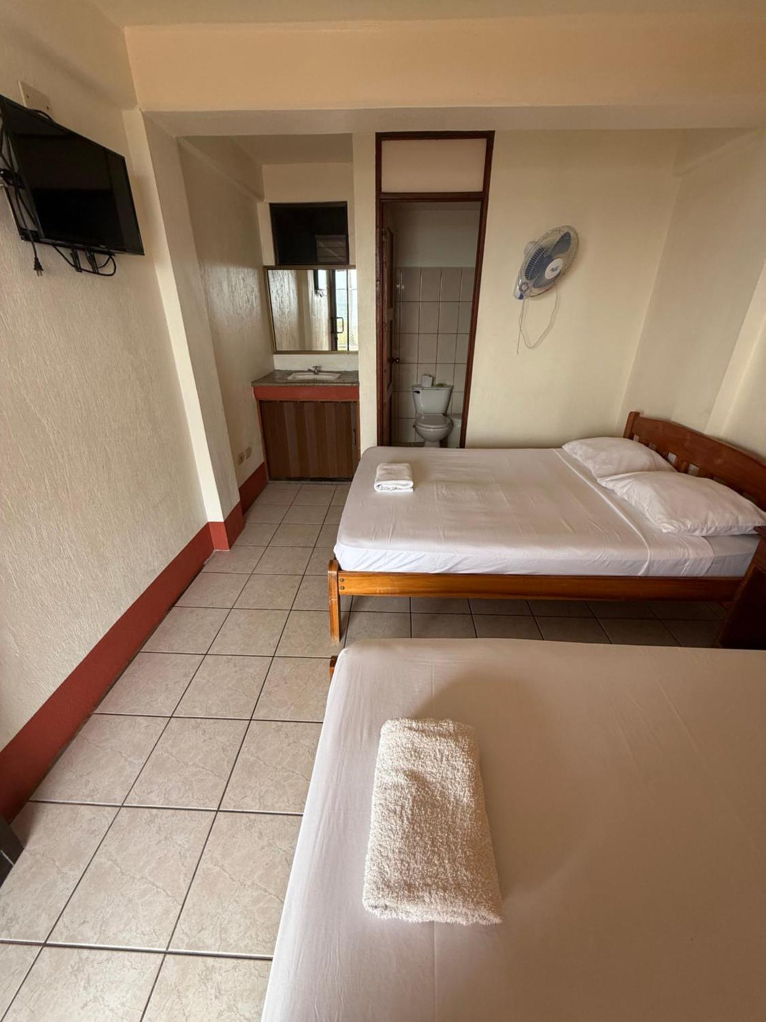 Hotel La Roca Del Mar Пунтаренас Екстериор снимка