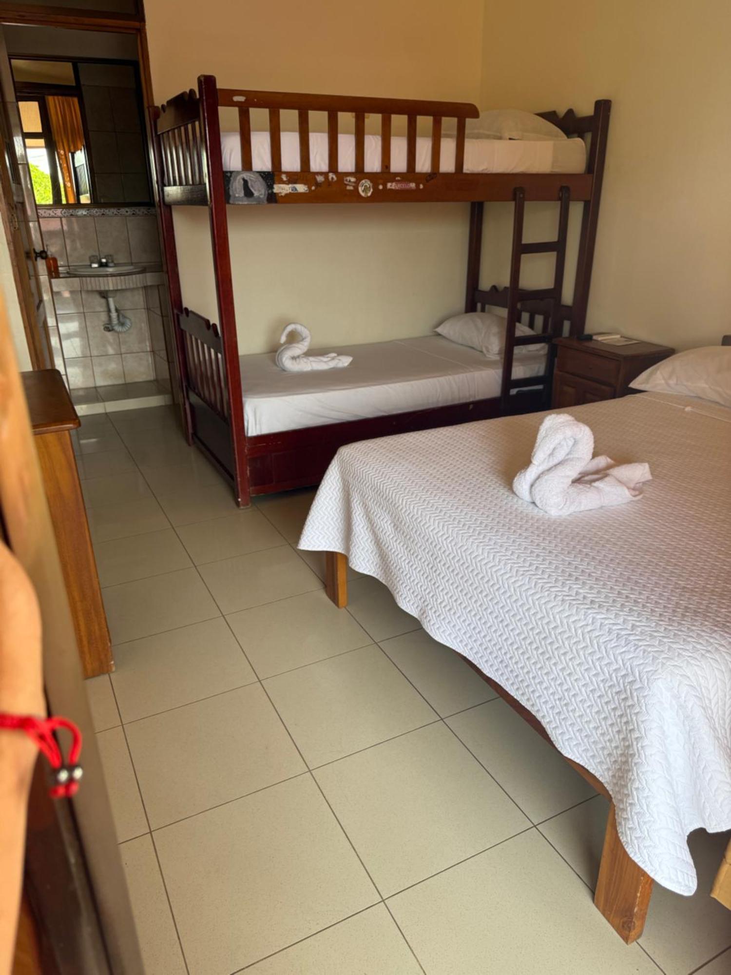 Hotel La Roca Del Mar Пунтаренас Екстериор снимка