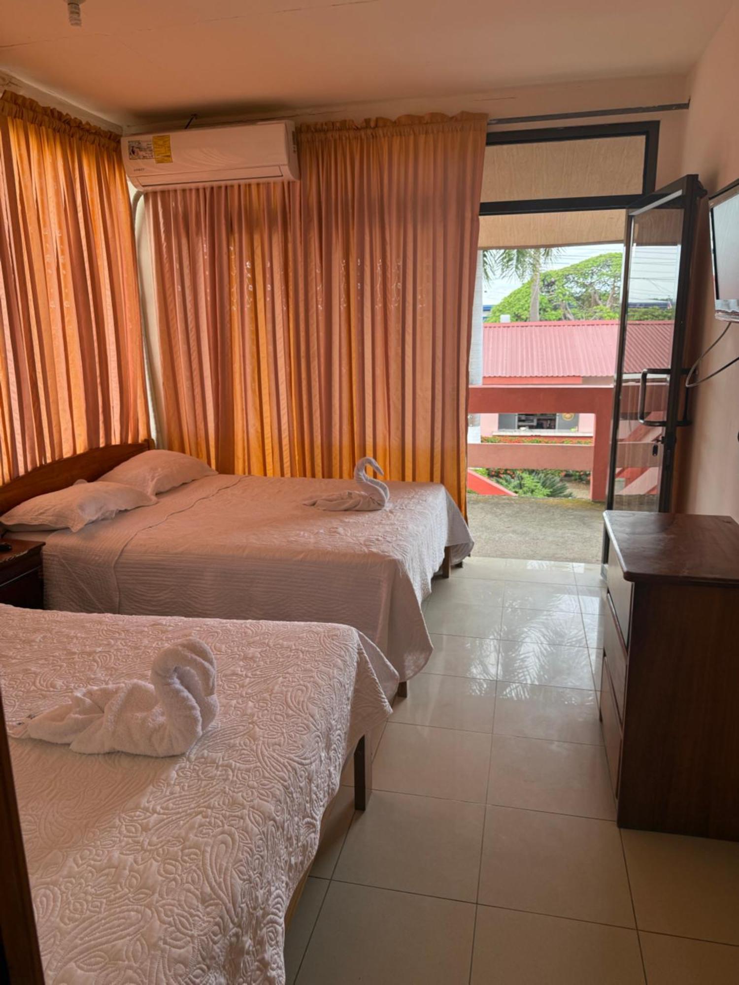 Hotel La Roca Del Mar Пунтаренас Екстериор снимка