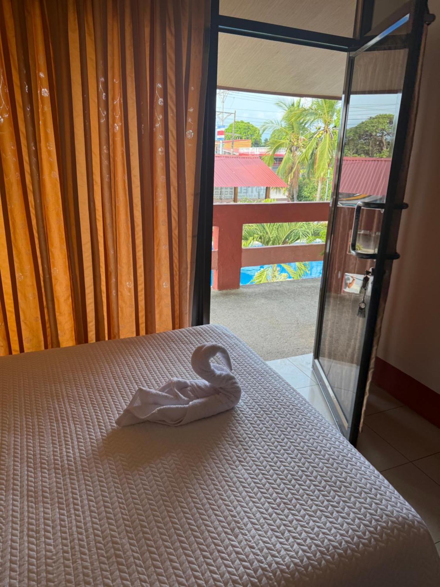 Hotel La Roca Del Mar Пунтаренас Екстериор снимка